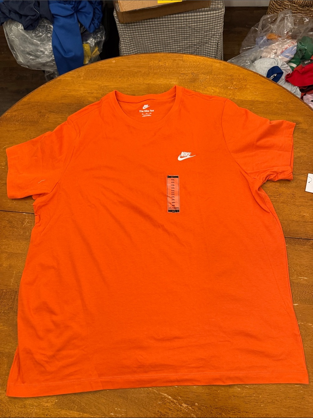 NWT Nike Mens XXL Sportswear Club Embroidered Logo T-Shirt AR4997-686 Coral